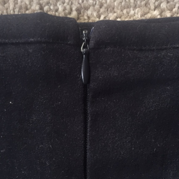 Navy mini skirt 26 inch waist - Picture 3 of 8